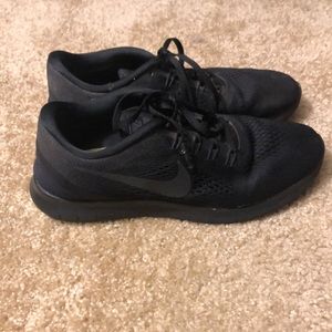 Nike Free Run All Black Size 8